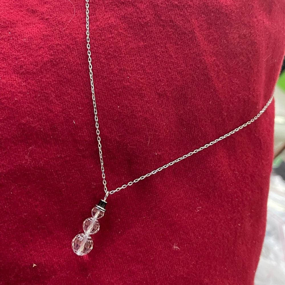 Elegant Silver Necklace with Clear Pendant